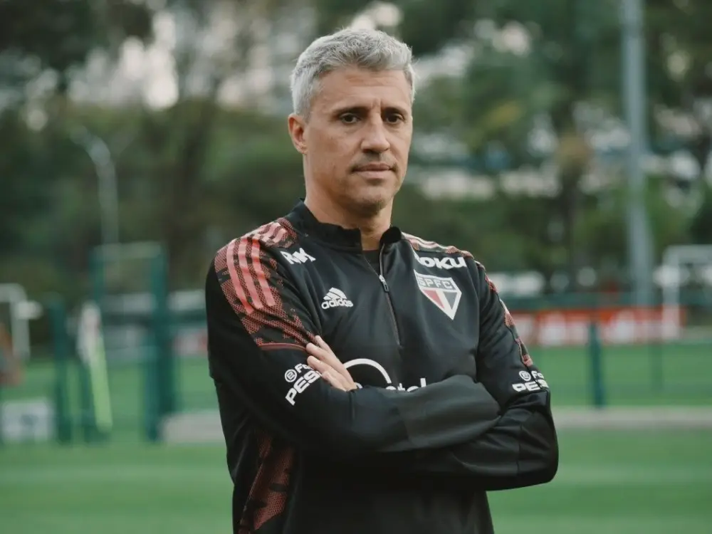 Torcida do São Paulo pede retorno de Hernán Crespo