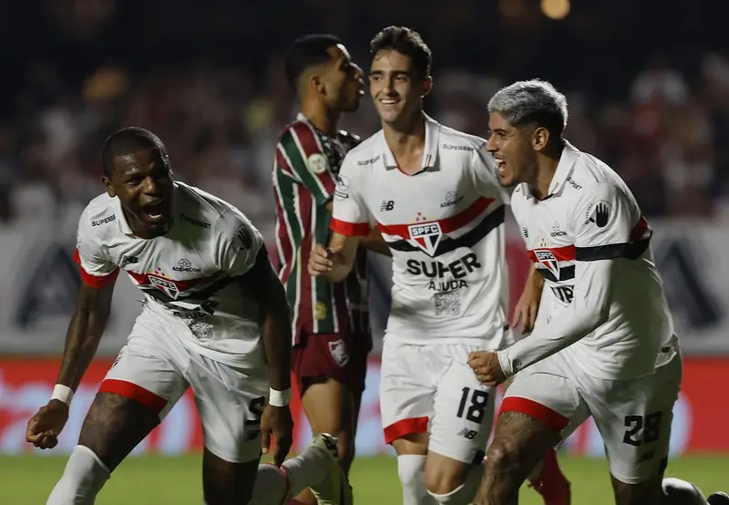 Virada dramática no Morumbi: São Paulo vence Fluminense e entra no G6 do Brasileirão