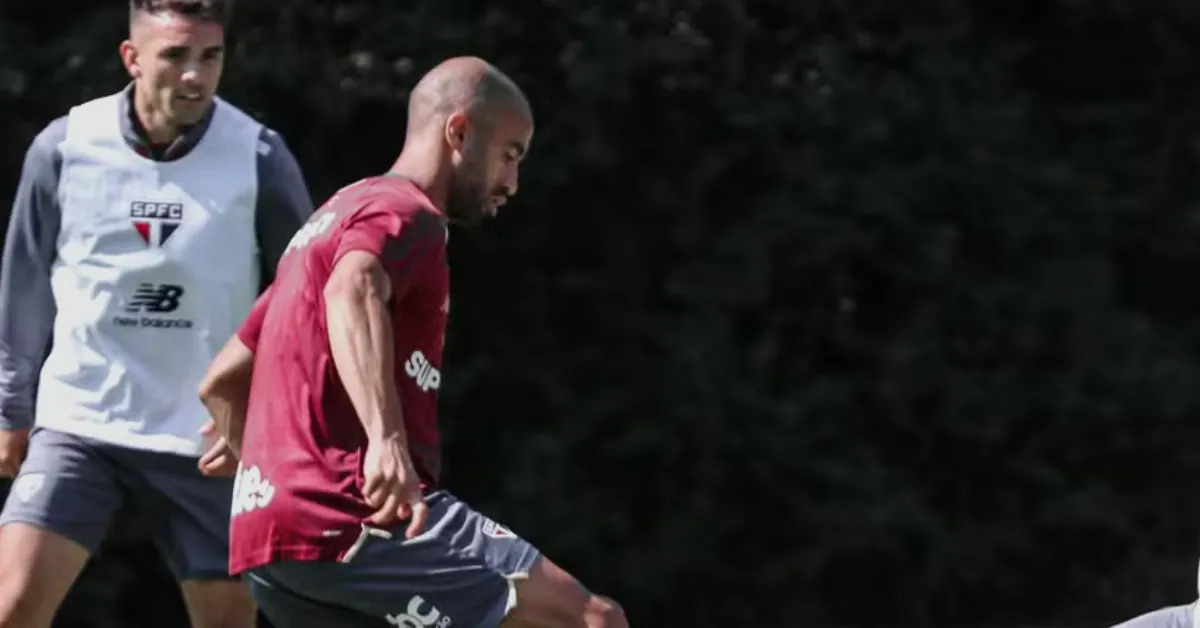 Lucas Moura Volta ao SP: Jovem Ocupa Posição e Cria Dilema Tático