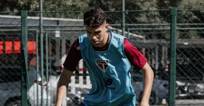 São Paulo: Oscar retorna aos treinos antes do clássico