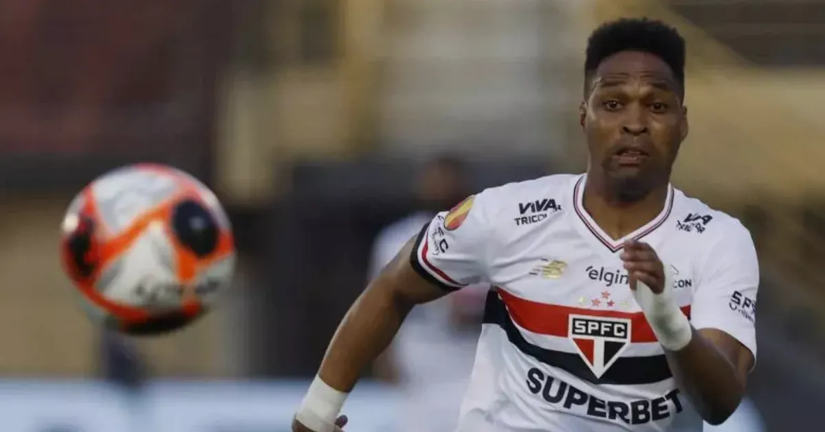 São Paulo Reformula Laterais: Jovens Talentos Assumem Protagonismo