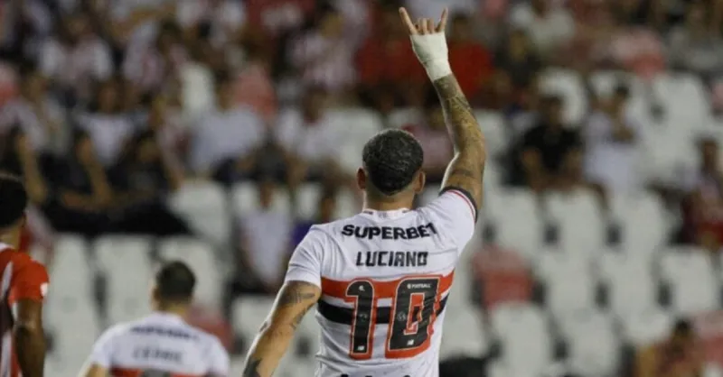 São Paulo na Libertadores: Rumo à Invencibilidade Histórica de 2005