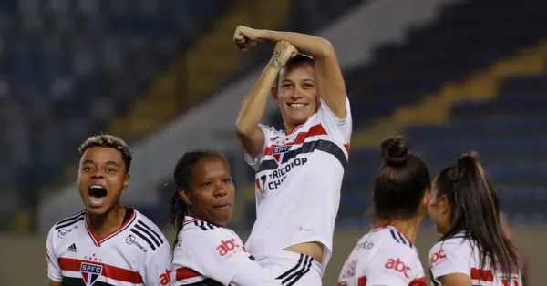 São Paulo Feminino: Goleada Histórica, Robinha e Classificação Antecipada no Brasileirão