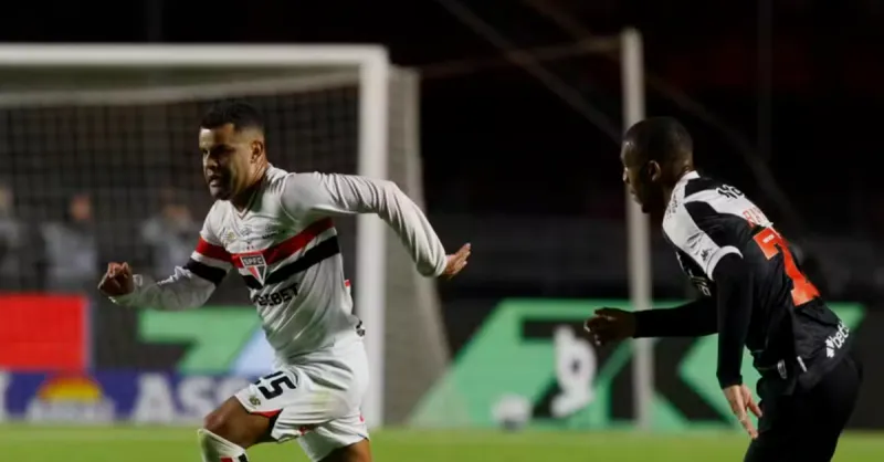 São Paulo FC: Alisson Apoia Zubeldía em Cenário Desafiador no Brasileirão