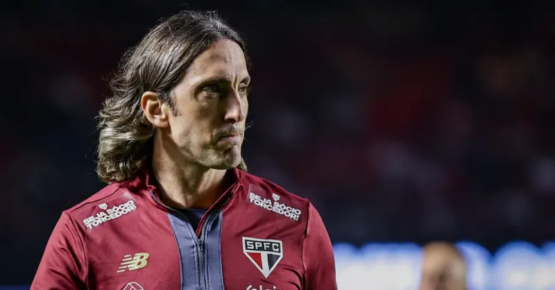 São Paulo FC: Destino de Zubeldía, Hernán Crespo Retorna? Análise Crítica