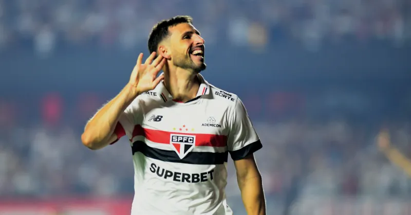 São Paulo: Estratégia de Contratações e Vendas para Reforçar Elenco | Mercado da Bola