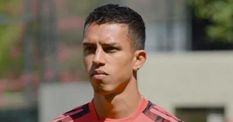São Paulo: Ascensão da Base na Lateral Direita após Saída de Igor Vinícius