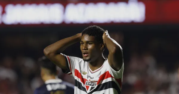 Lucas Ferreira: A Avaliação da Torcida e o Futuro no São Paulo FC