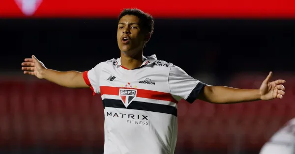Ryan Francisco: O Desafio da Afirmação no São Paulo e o Papel de Crespo