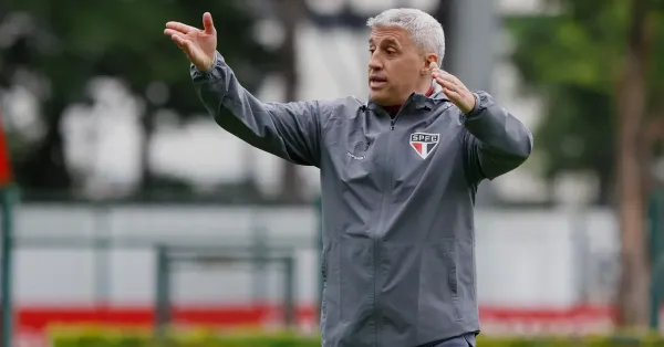 São Paulo: Crespo Revela Força Total para Duelo Contra o Flamengo