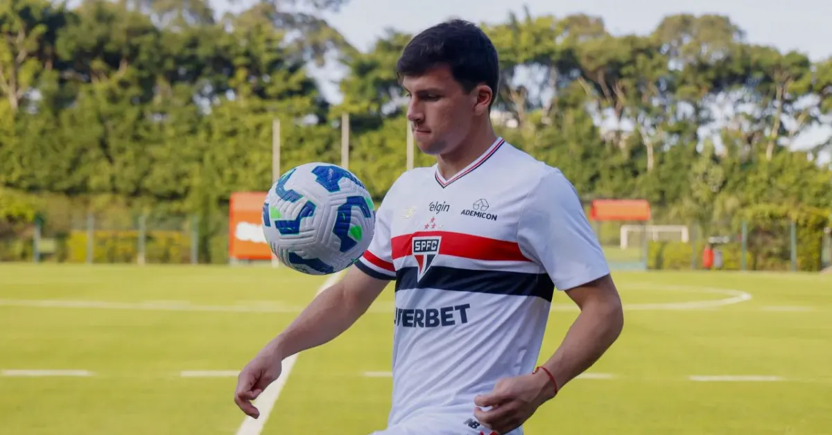 Tapia: A Nova Esperança Tricolor no Clássico Majestoso Contra o Corinthians