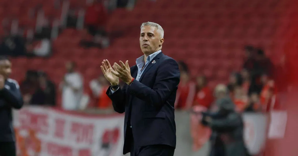 São Paulo de Crespo: Invencibilidade Imparável e Busca por Recorde Histórico