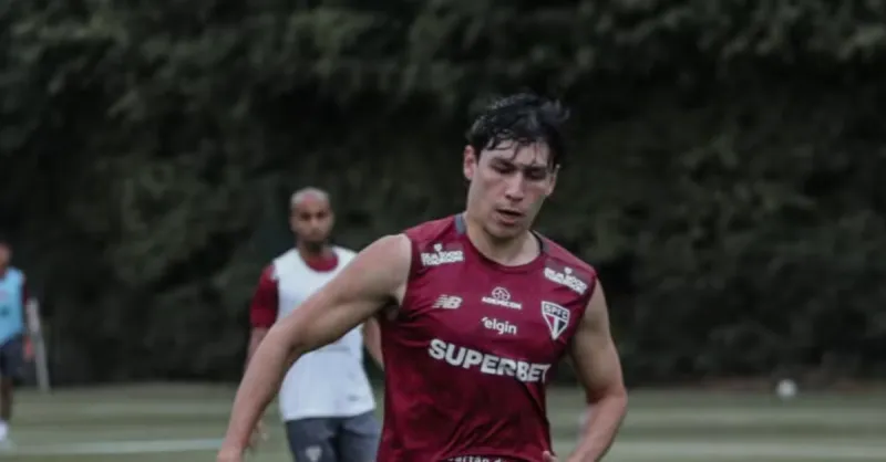 Impacto Imediato: Ferraresi Volta ao São Paulo e Fortalece Defesa de Crespo