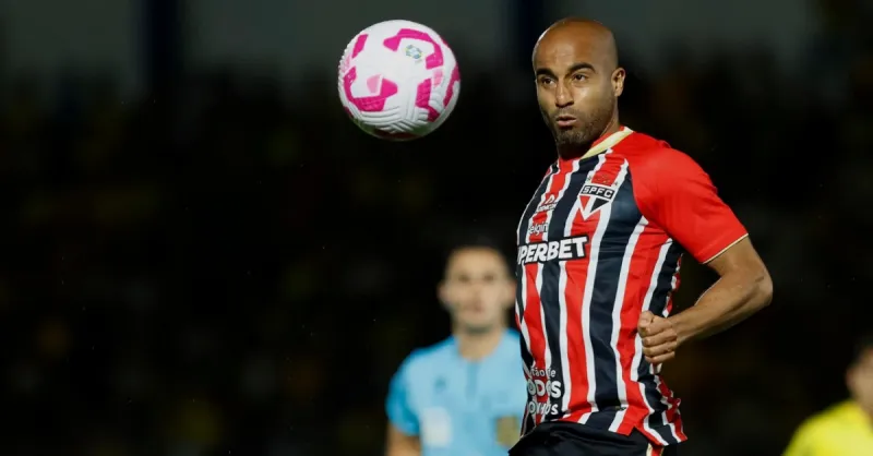 Lucas Moura Cobra Elenco do São Paulo Após Derrota e Alerta 