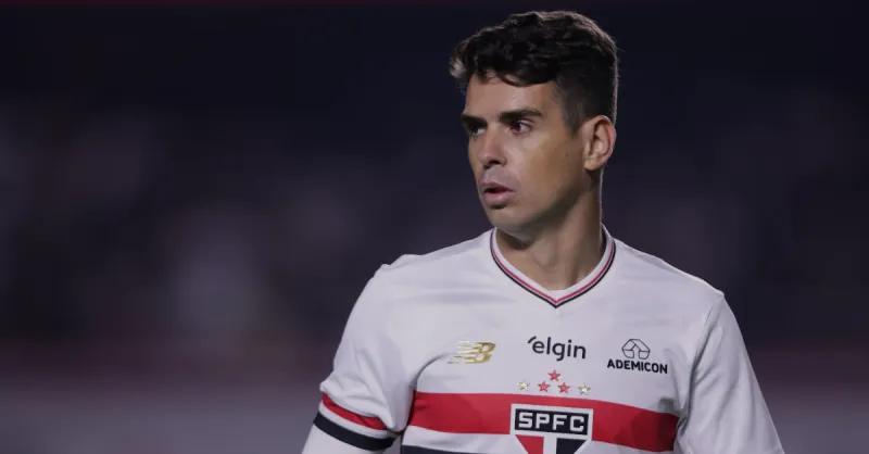 Oscar considera aposentadoria e agenda reunião crucial com o São Paulo