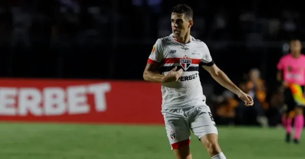 Oscar no São Paulo: Análise da Reprovação da Torcida e o Desempenho Questionado