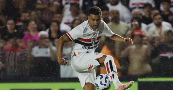 Alisson deixa o São Paulo? Presidente confirma desejo do volante e valores para transferência ao Corinthians