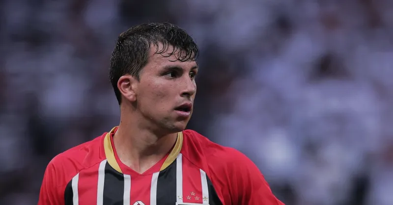 Tapia brilha no São Paulo: Crespo elogia garra e impacto contra rivais