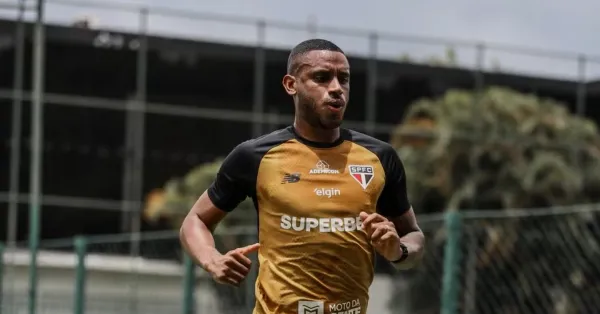 André Silva Retorna ao São Paulo: Atacante Avança na Recuperação e Inicia Transição Física