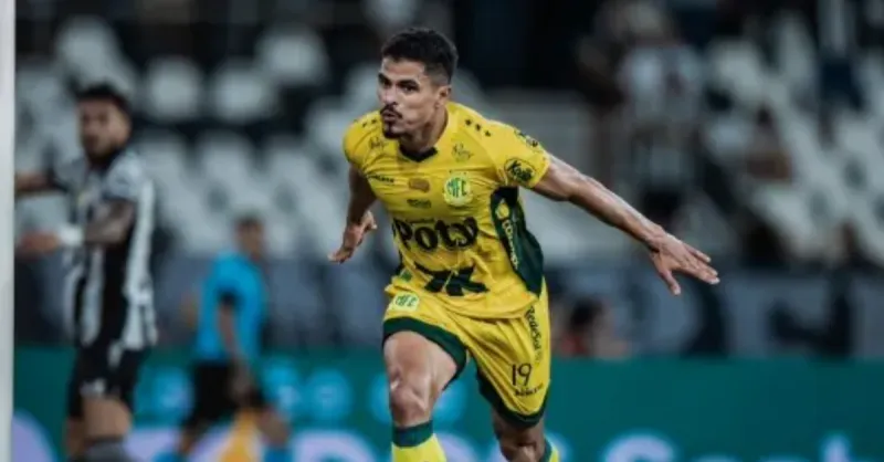 Lucas Ramon no São Paulo? Jogador realiza exames no CT Tricolor para possível contratação