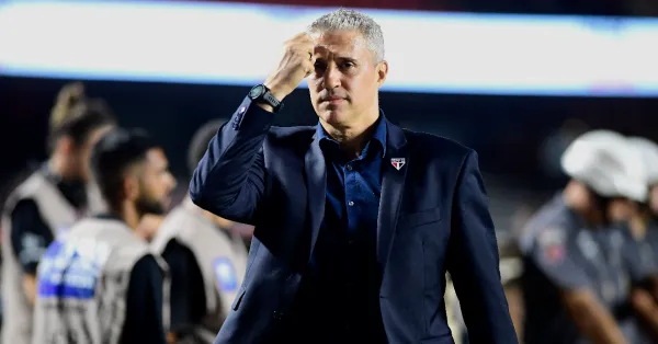 São Paulo: Crespo elogia evolução e força do elenco após sequência invicta