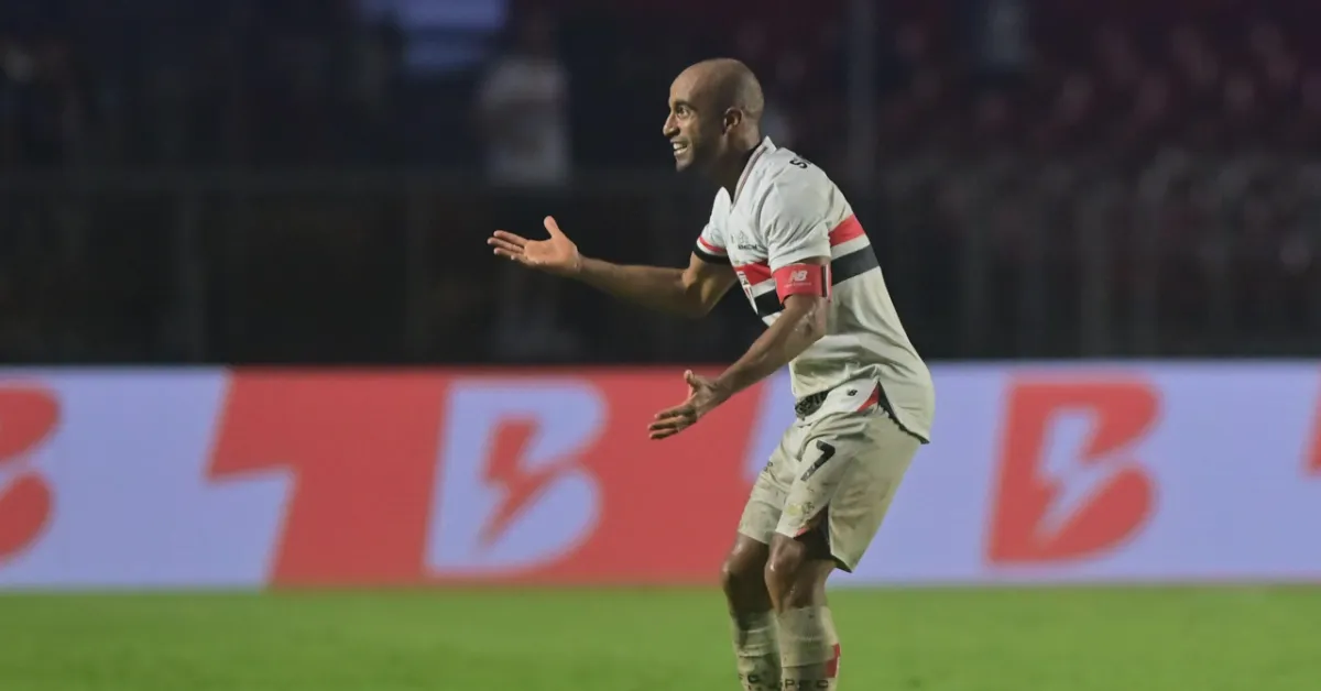 Lucas Moura: Fim da 'Bagunça' e Foco no Futebol no São Paulo após Troca de Diretoria